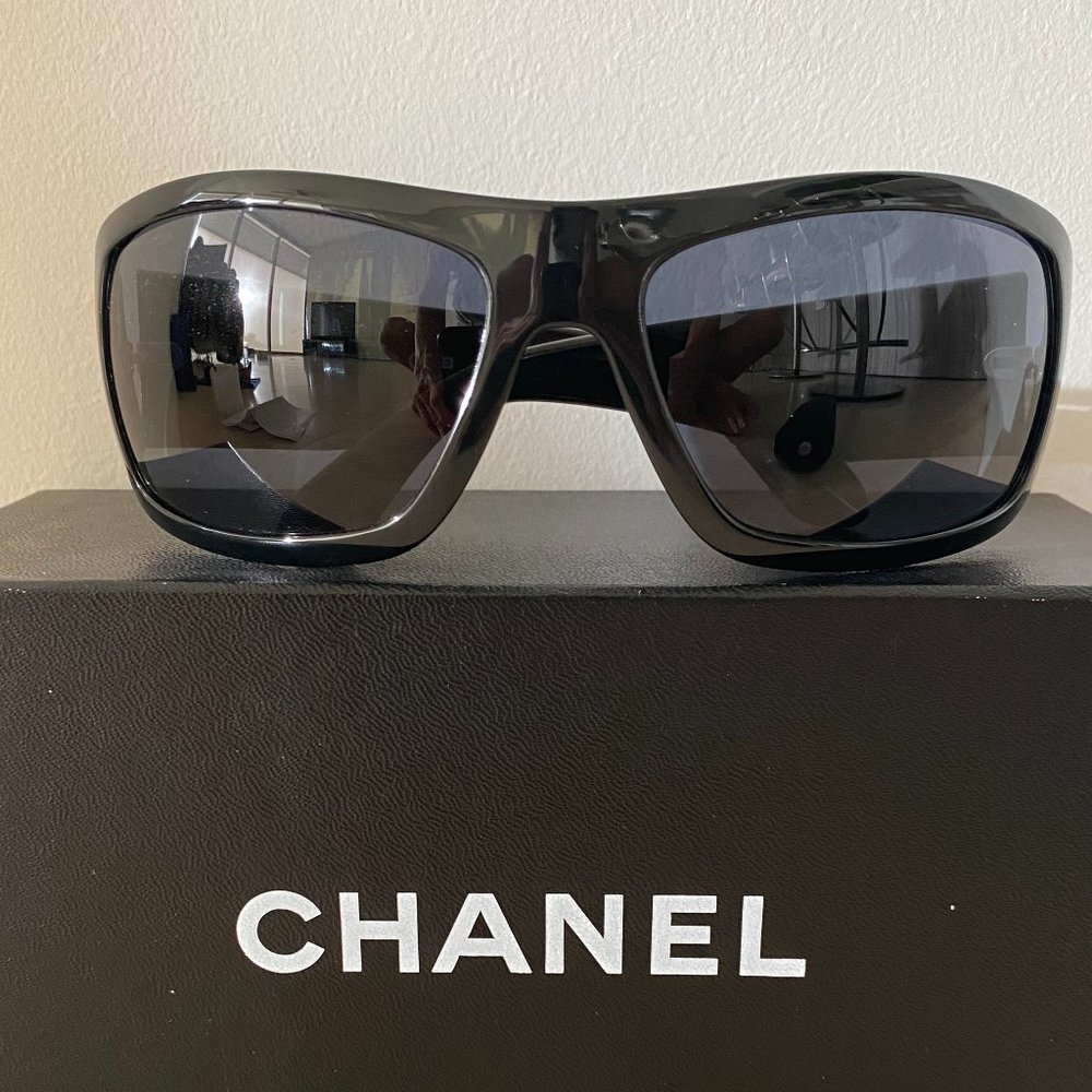 Chanel Black Sunglasses with Black Swarovski Crystals 6008-B c.501/87 65018 120